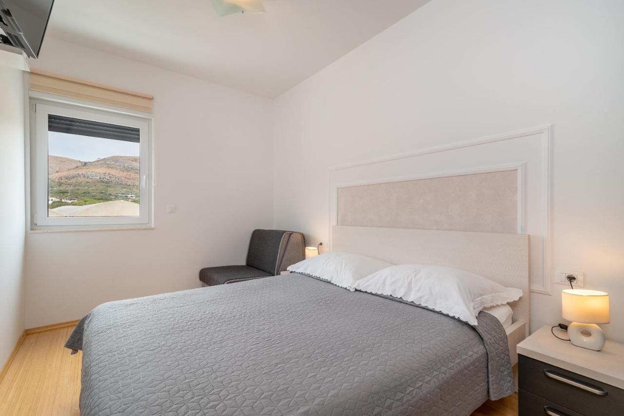 Apartman Lorena トロギール エクステリア 写真